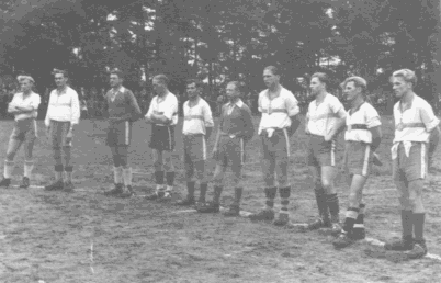 Seniorenmannschaft von 1948 - Sportplatz in der Heide zwischen Boke und Anreppen